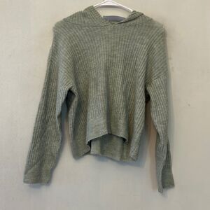 Chloe + Cyrus girls sage green hooded long sleeve sweater Size L New